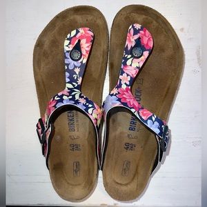 Floral Thong Birkenstock size 40 (women’s 9)